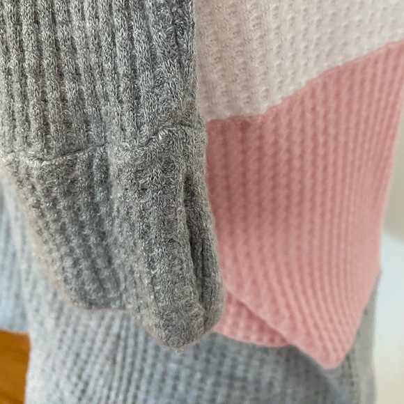 PINK LILY Tri-Color Hooded Pullover - Picture 4 of 6